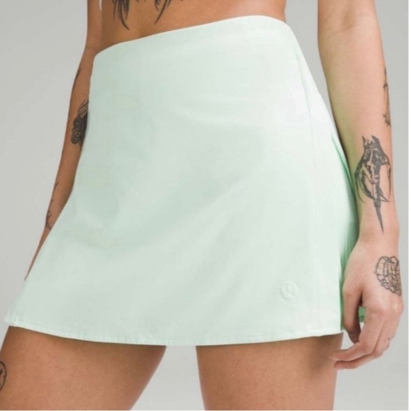 LULULEMON New Peek Pleat HR Skirt - SIZE O. MINT MOMENT- never worn!!!! - Picture 3 of 6